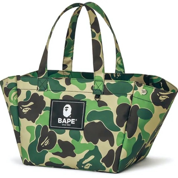BAPE e-MOOK 2021 Spring/Summer Collection Book - Picture 3 of 9